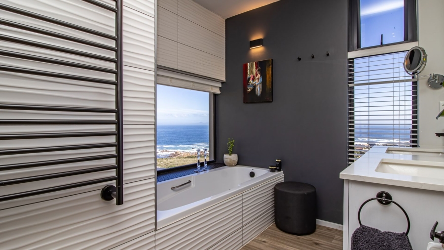 3 Bedroom Property for Sale in Rooi Els Western Cape